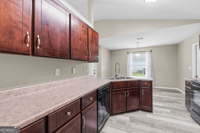 132 Lake Victoria Drive, Kingsland, GA 31548