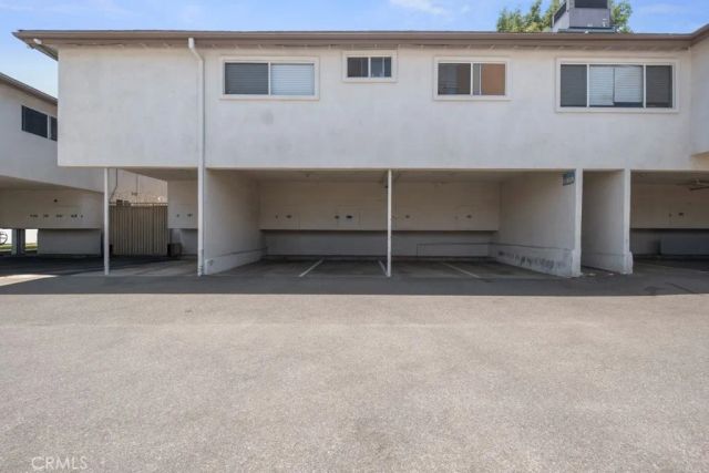 18619 Collins F30, Los Angeles, CA 91356