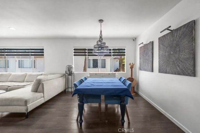 18619 Collins F30, Los Angeles, CA 91356