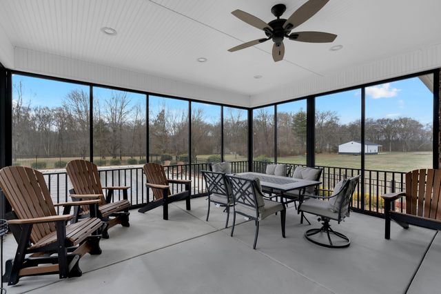 5765 Spring Creek Rd, Tullahoma, TN 37388
