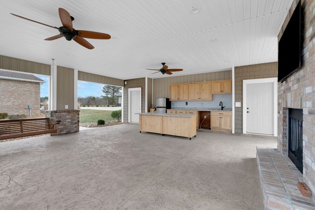 5765 Spring Creek Rd, Tullahoma, TN 37388