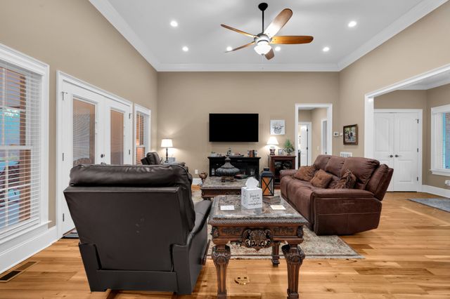 5765 Spring Creek Rd, Tullahoma, TN 37388