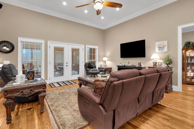 5765 Spring Creek Rd, Tullahoma, TN 37388