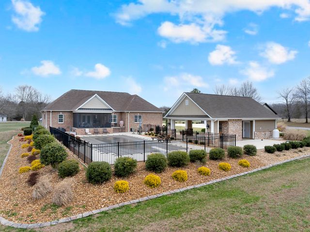 5765 Spring Creek Rd, Tullahoma, TN 37388