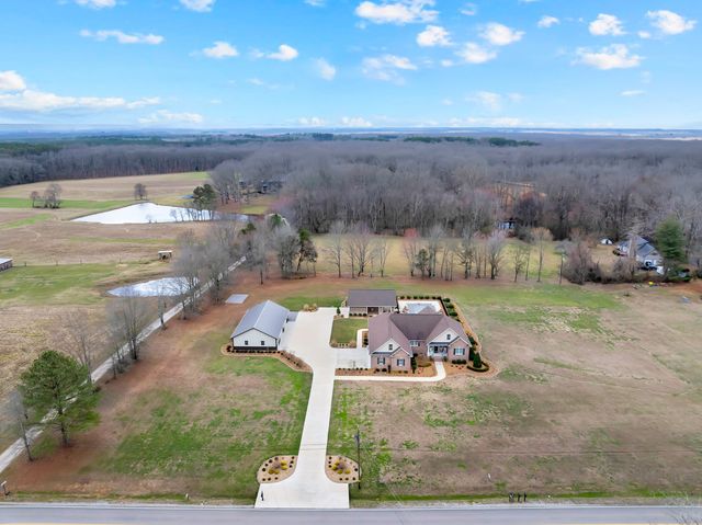 5765 Spring Creek Rd, Tullahoma, TN 37388