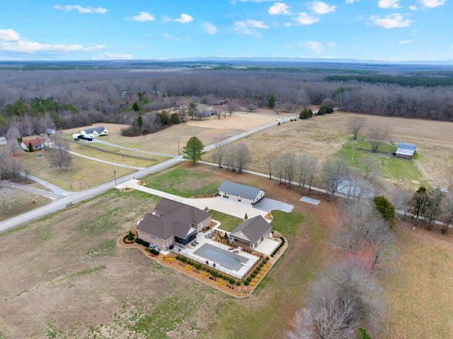 5765 Spring Creek Rd, Tullahoma, TN 37388