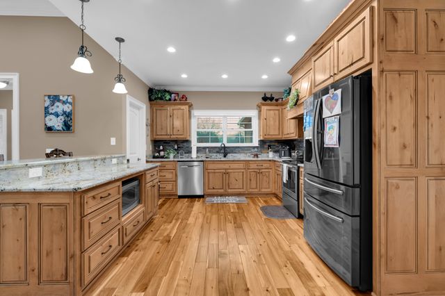 5765 Spring Creek Rd, Tullahoma, TN 37388