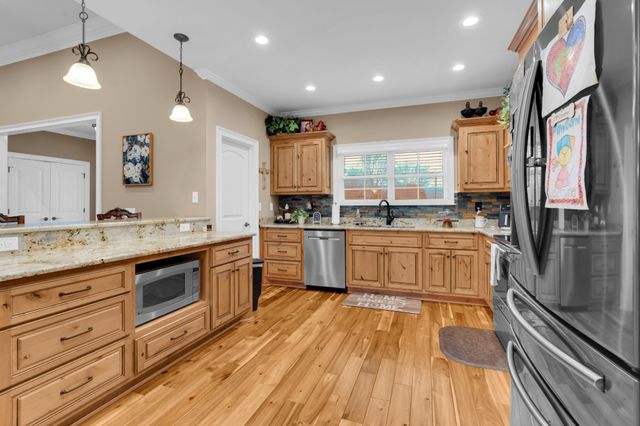 5765 Spring Creek Rd, Tullahoma, TN 37388