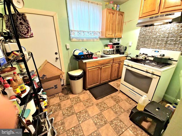 2123 W STELLA ST, Philadelphia, PA 19132