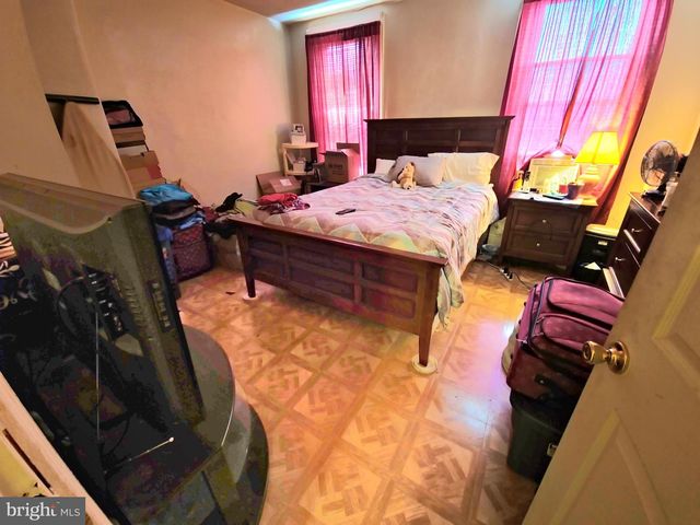 2123 W STELLA ST, Philadelphia, PA 19132