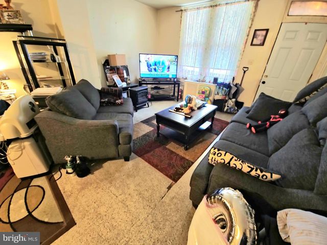 2123 W STELLA ST, Philadelphia, PA 19132