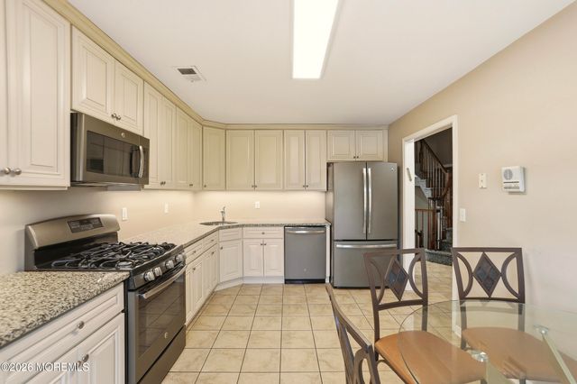 50 Charming Way, Lakewood, NJ 08701