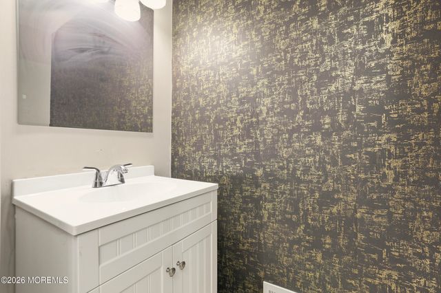 50 Charming Way, Lakewood, NJ 08701