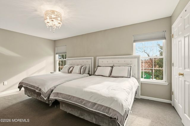 50 Charming Way, Lakewood, NJ 08701