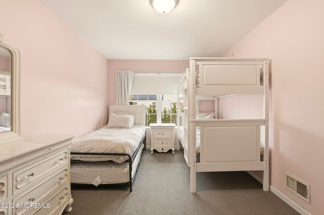 50 Charming Way, Lakewood, NJ 08701