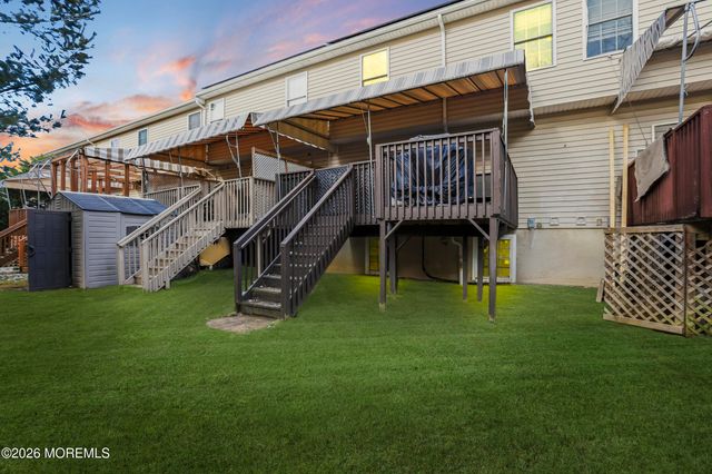 50 Charming Way, Lakewood, NJ 08701