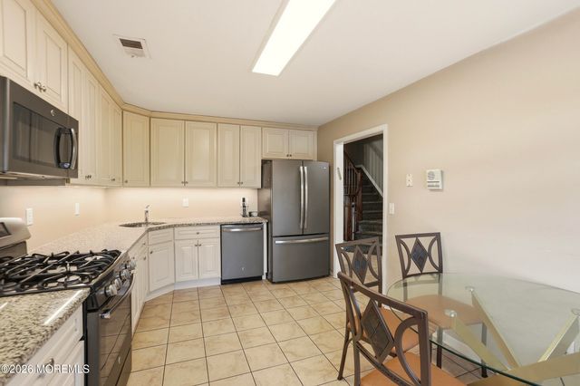 50 Charming Way, Lakewood, NJ 08701