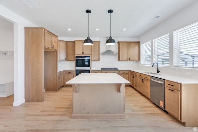 189 N WOODRUN WAY, Saratoga Springs, UT 84045