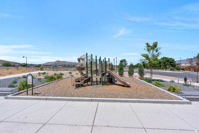 189 N WOODRUN WAY, Saratoga Springs, UT 84045