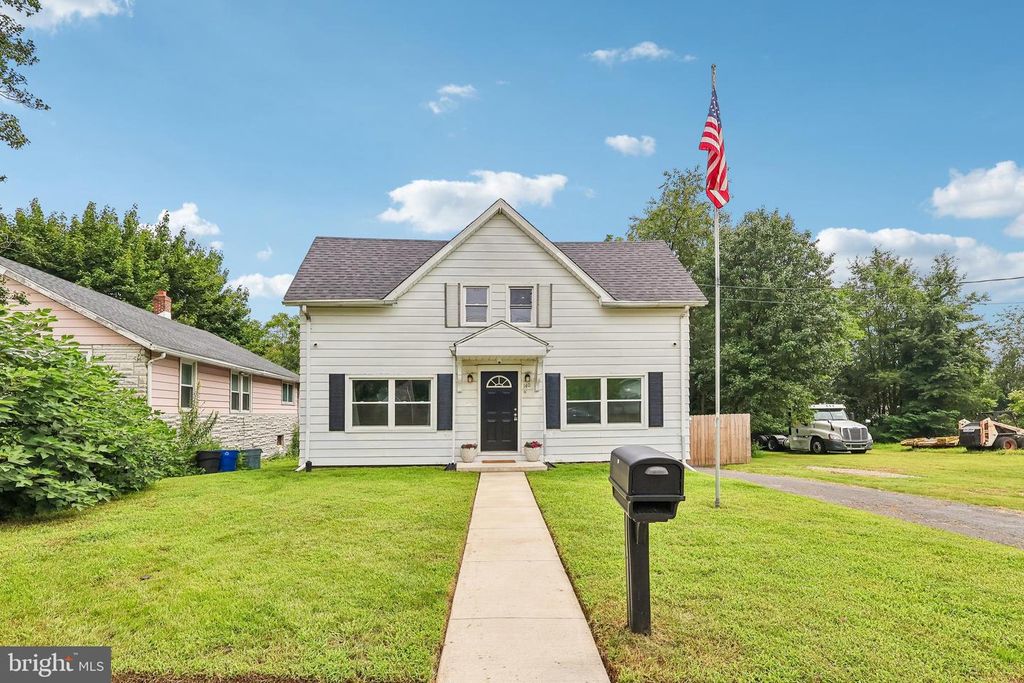 140 SWEDESBORO AVE, GIBBSTOWN, NJ 08027 — exterior