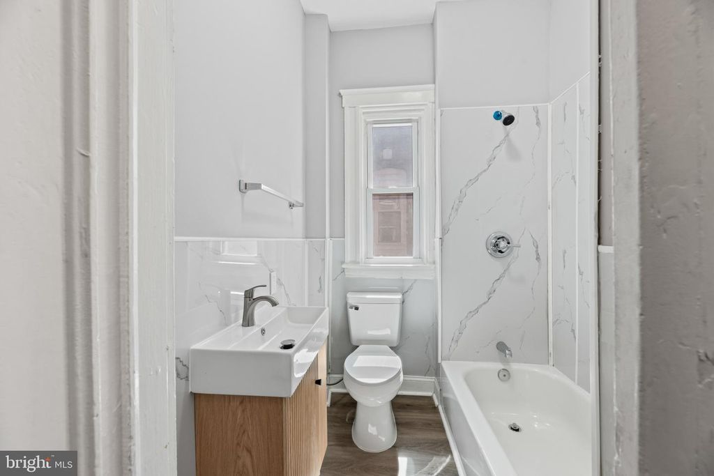 Image 15 of property listing at 1634 RUXTON AVE, Baltimore, MD 21216