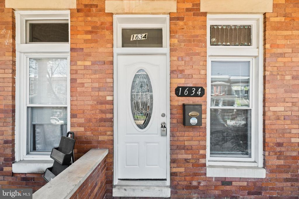 Image 2 of property listing at 1634 RUXTON AVE, Baltimore, MD 21216