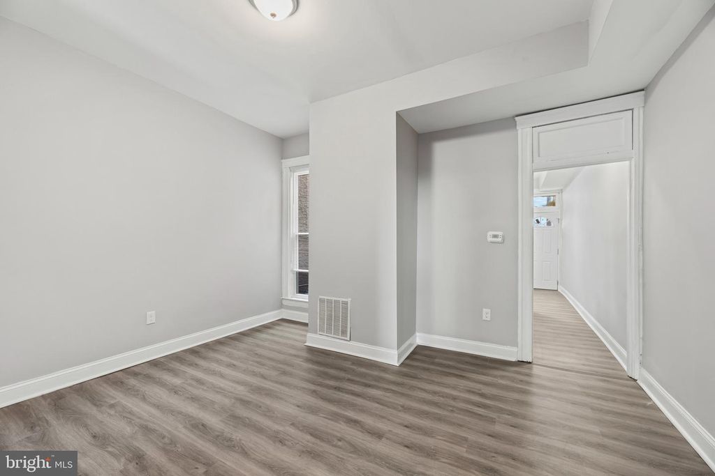 Image 6 of property listing at 1634 RUXTON AVE, Baltimore, MD 21216