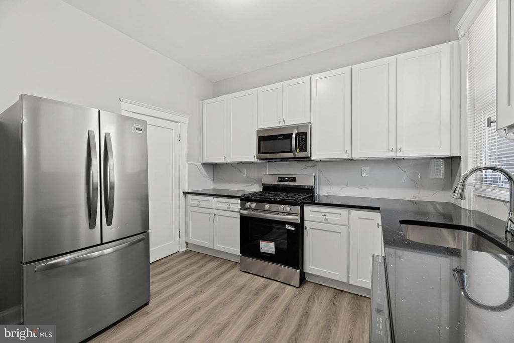 Image 8 of property listing at 1634 RUXTON AVE, Baltimore, MD 21216