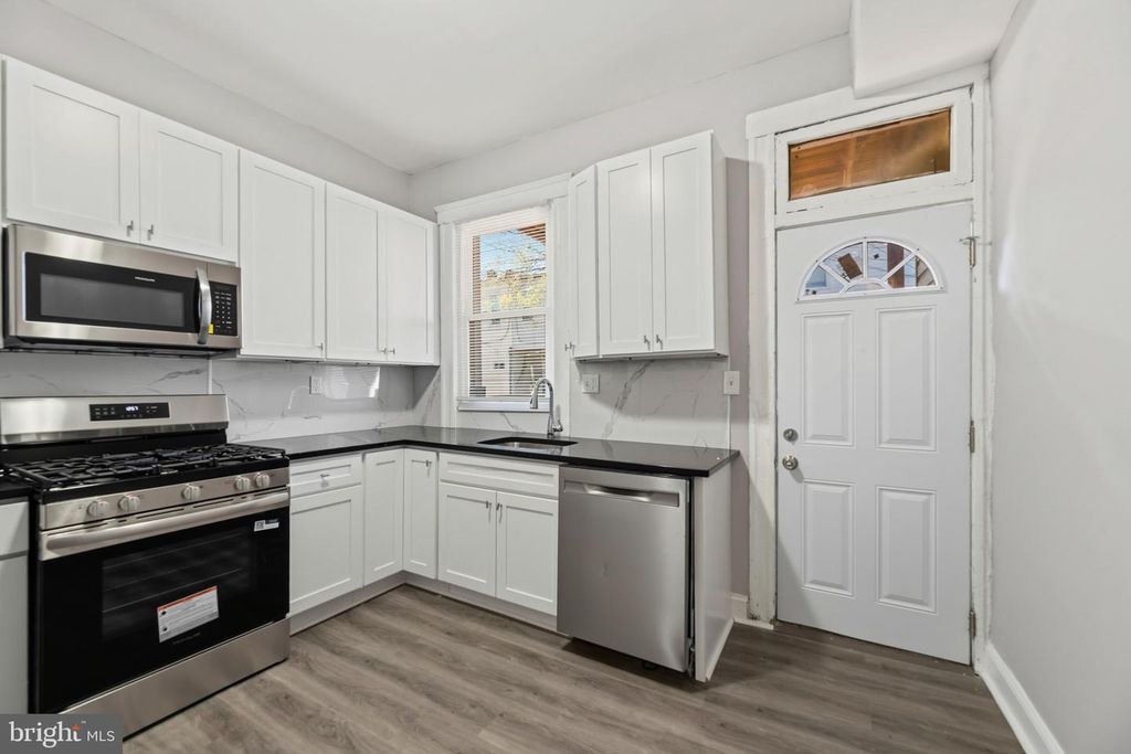 Image 9 of property listing at 1634 RUXTON AVE, Baltimore, MD 21216