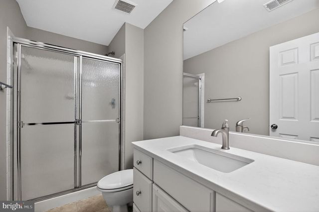 6800 HOLLOW GLEN CT, Gainesville, VA 20155