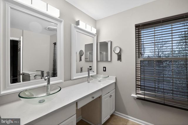 6800 HOLLOW GLEN CT, Gainesville, VA 20155