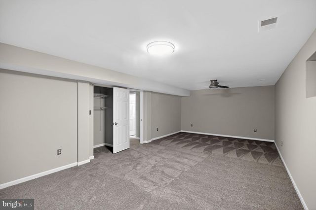 6800 HOLLOW GLEN CT, Gainesville, VA 20155