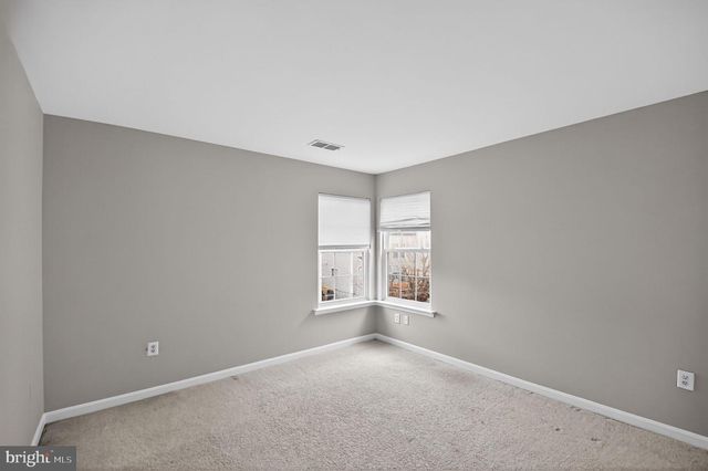 6800 HOLLOW GLEN CT, Gainesville, VA 20155