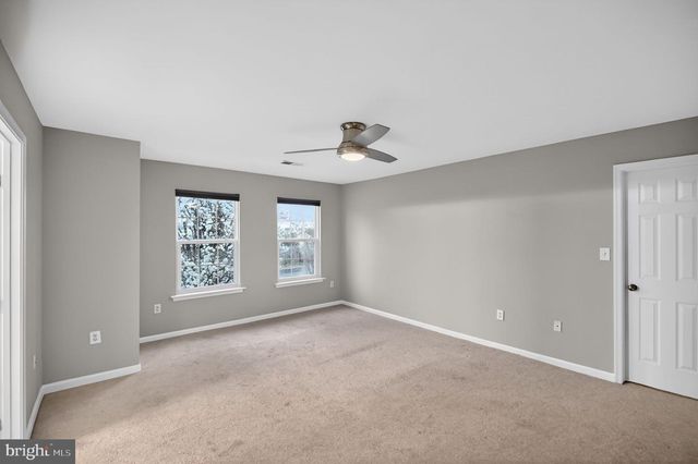 6800 HOLLOW GLEN CT, Gainesville, VA 20155