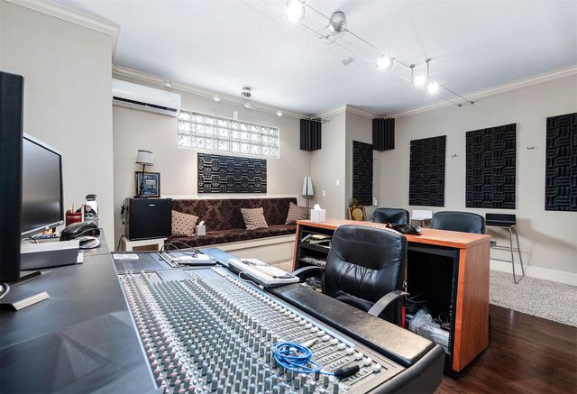 7110 Gary Street, Houston, TX 77055