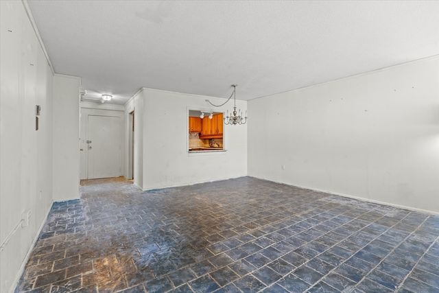 80 Salisbury St 101, Worcester, MA 01609