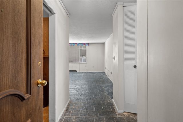 80 Salisbury St 101, Worcester, MA 01609