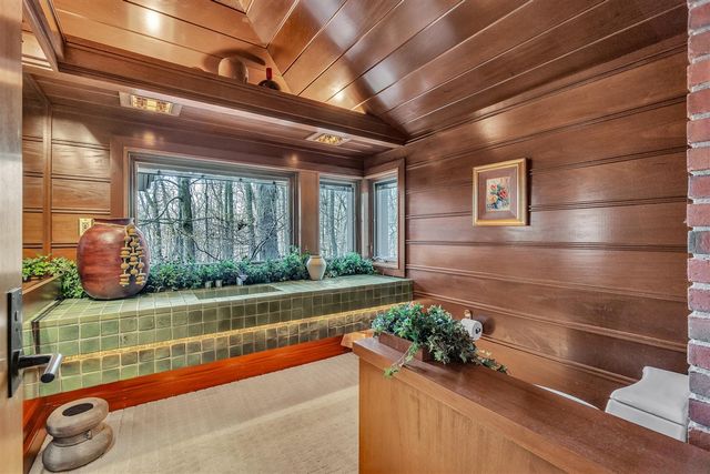 5105 Turtle Point Drive, Ann Arbor, MI 48105