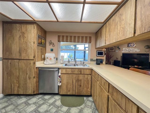 12156 98TH AVENUE, Seminole, FL 33772