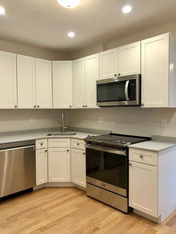 85 Pine Street 1, Waltham, MA 02453