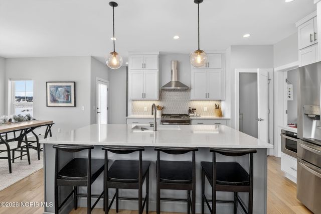 1021 Brampton Park Road, Perrysburg, OH 43551