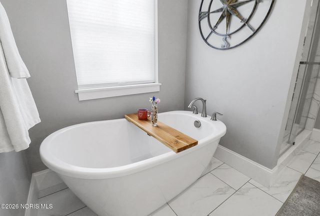 1021 Brampton Park Road, Perrysburg, OH 43551