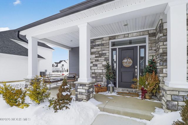 1021 Brampton Park Road, Perrysburg, OH 43551