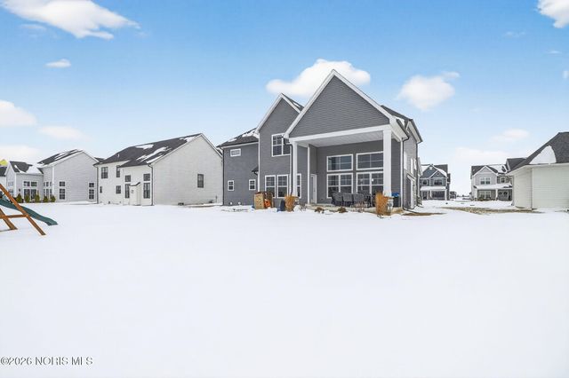 1021 Brampton Park Road, Perrysburg, OH 43551