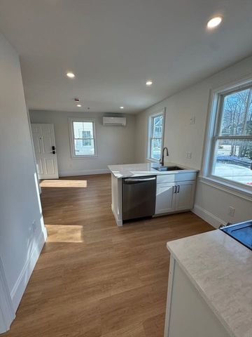 41 Elm Street 101, Andover, MA 01810