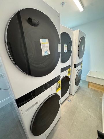 41 Elm Street 101, Andover, MA 01810