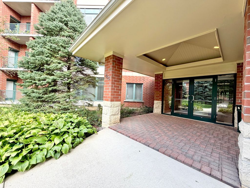 855 E 22nd Street 111, Lombard, IL 60148 — photo 2