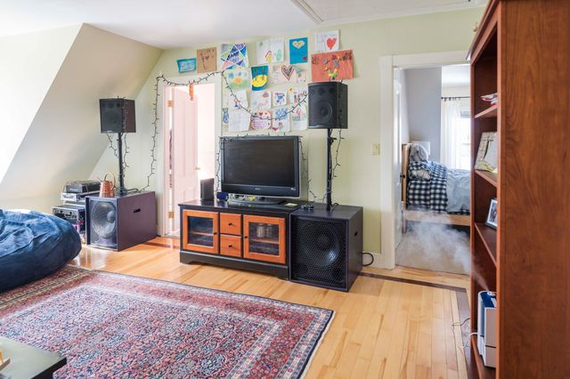 888 Beacon St 3, Newton, MA 02459