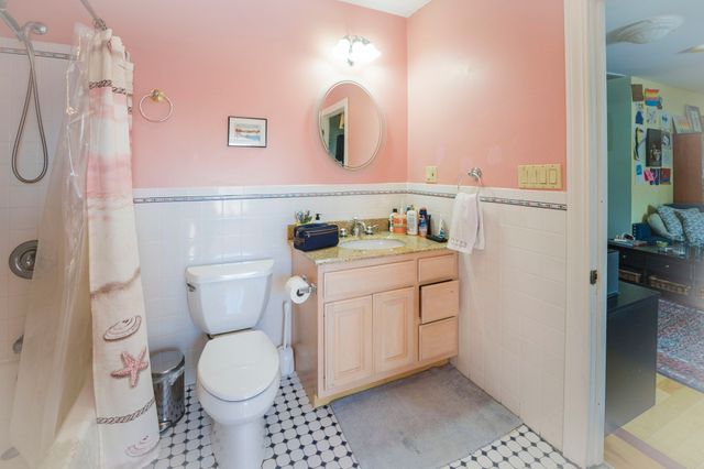 888 Beacon St 3, Newton, MA 02459