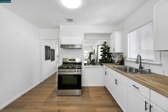 2596 Macarthur Blvd, Oakland, CA 94602